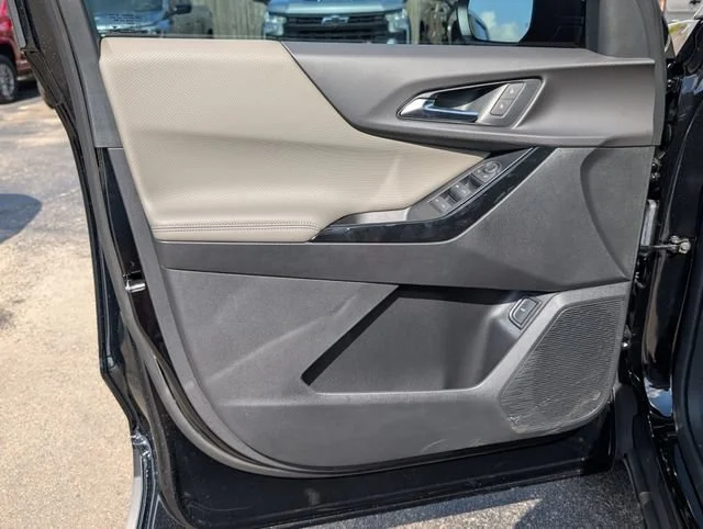 New 2027 Mosaic Black Metallic Chevrolet LT image 12