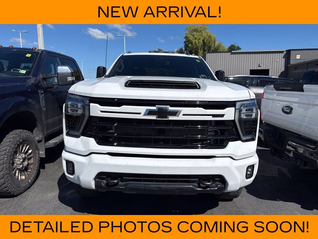 Used 2024 Summit White Chevrolet LT image 2