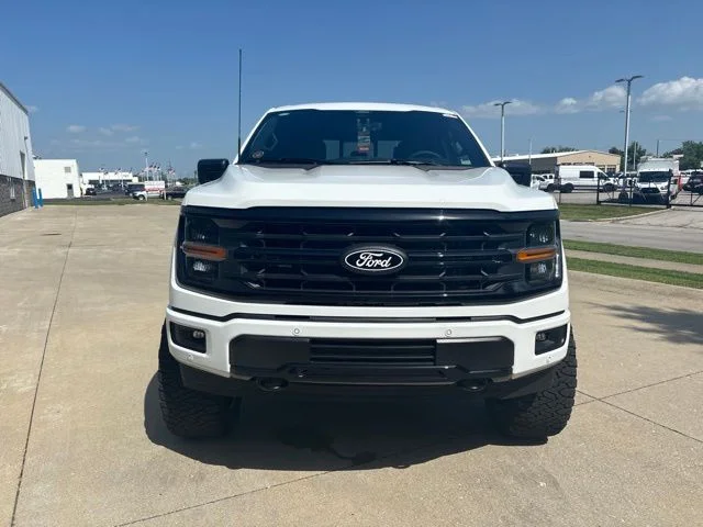 New 2026 Oxford White Ford XLT image 4