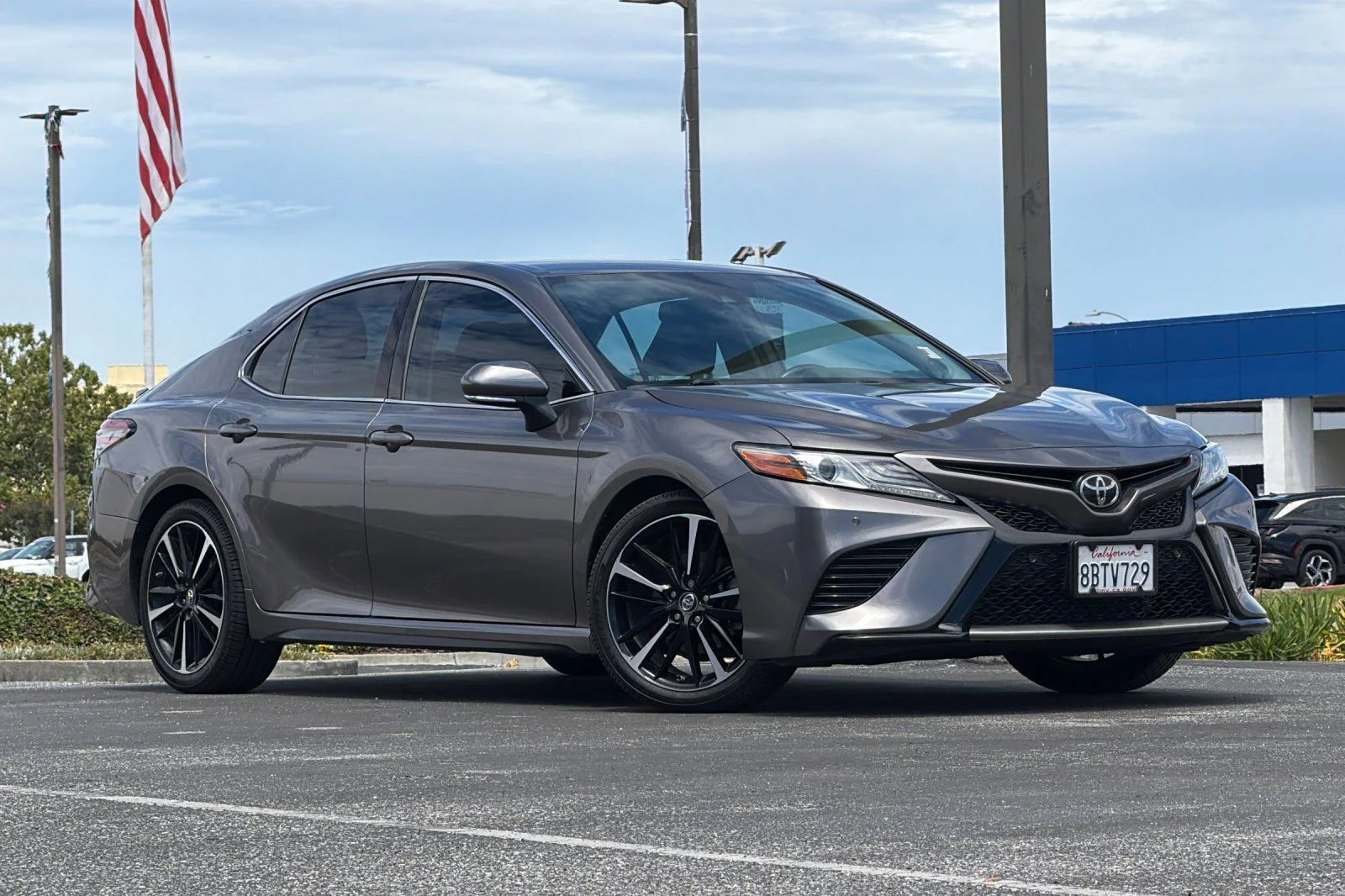 Used 2018 Gray Toyota XSE image 2