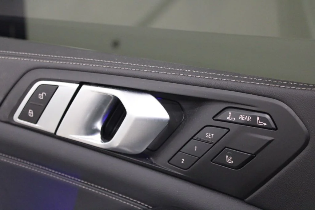 Used 2024 Black BMW xDrive40i image 14