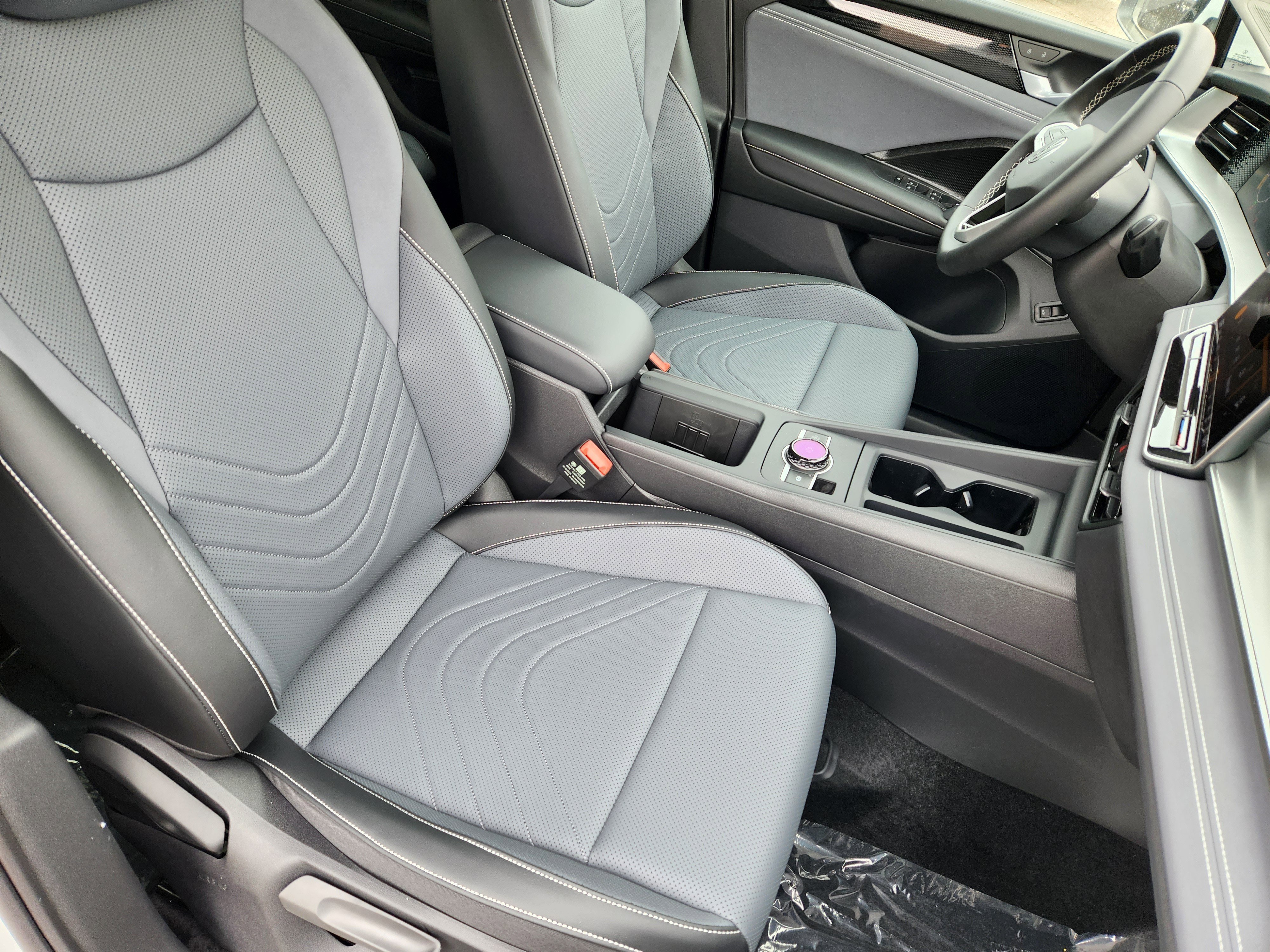 New 2026 White Volkswagen 2.0T SE image 11