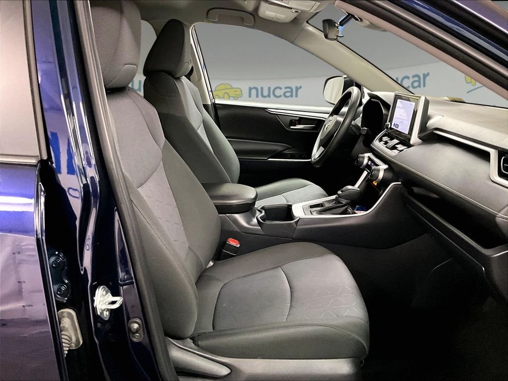 Used 2025  Toyota XLE image 11