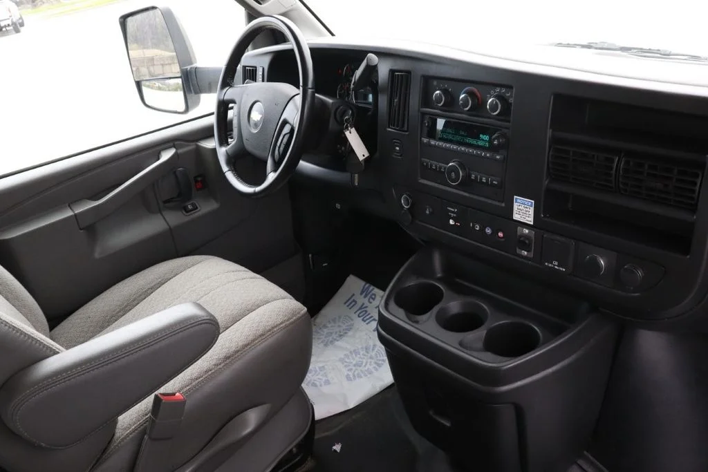 Used 2022 Summit White Chevrolet Work Van image 11