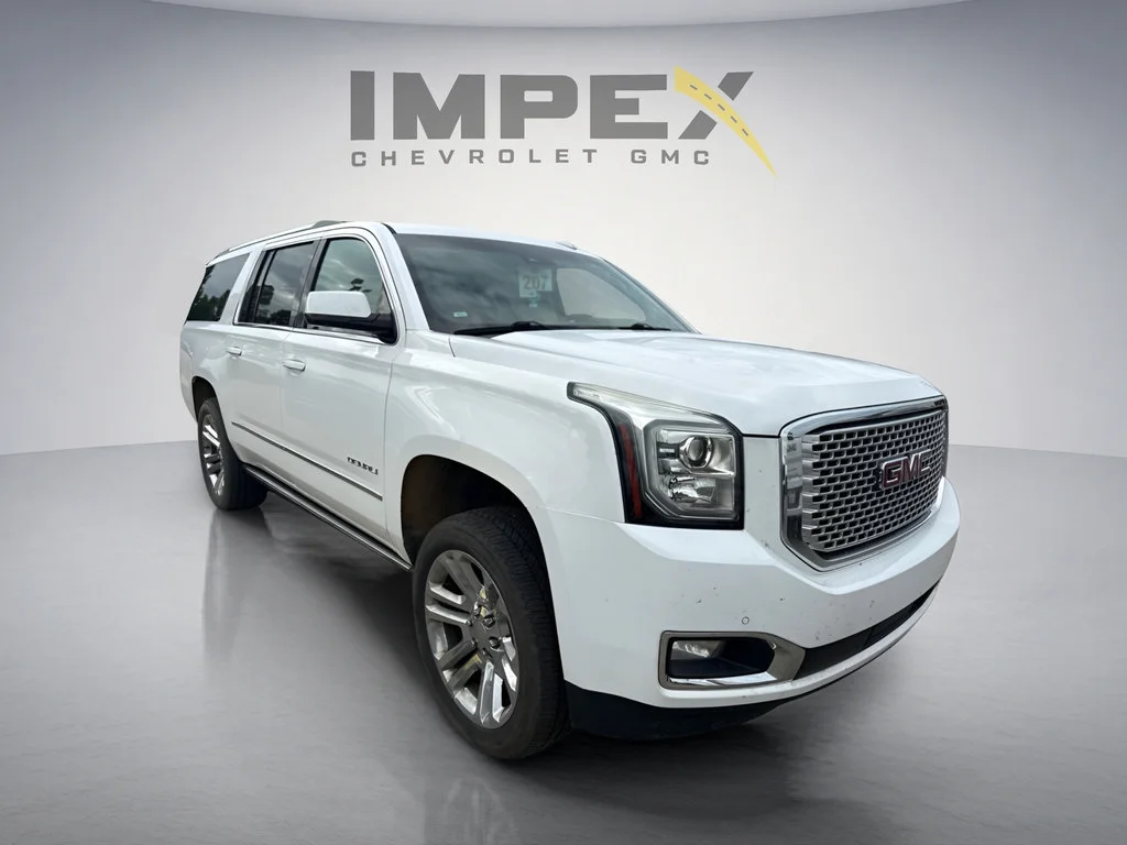 Used 2017 SUMMIT WHITE GMC Denali image 6