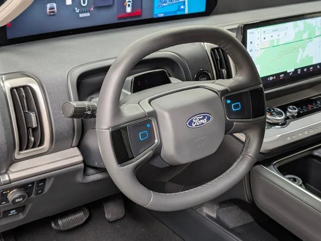 New 2027 Agate Black Metallic Ford MAX Active image 42