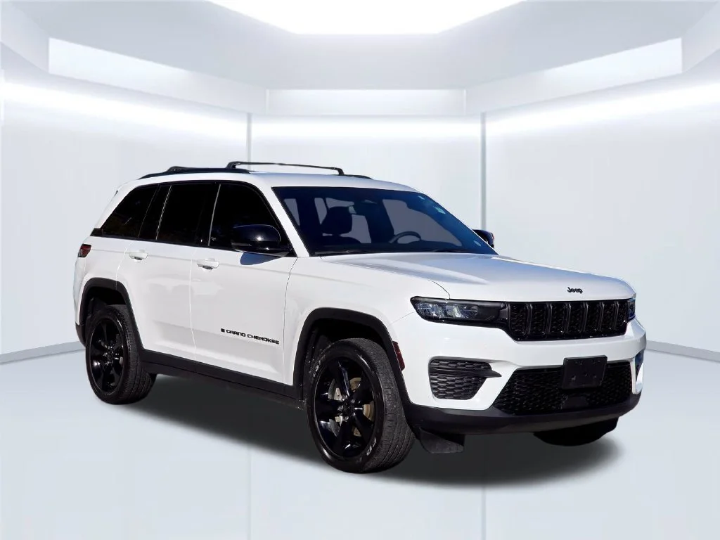 Certified Used 2024 White Jeep Altitude image 15