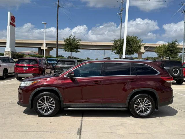 Certified Used 2019 OOH LA LA ROUGE MICA Toyota XLE image 7