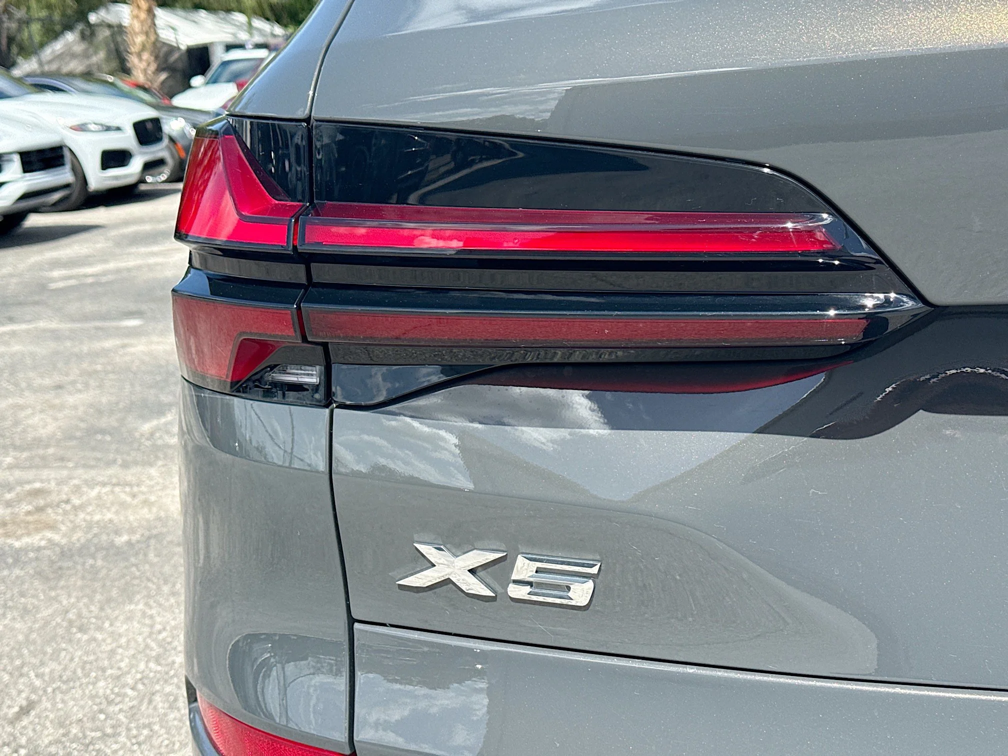 New 2026 Dravit Grey Metallic BMW xDrive50e image 10