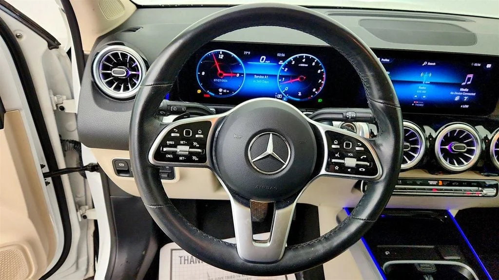 Used 2023 Polar White Mercedes-Benz GLB 250 4MATIC® SUV w/ Premium Package & Panorama Roof image 13