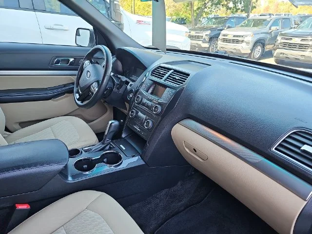 Used 2016 White Ford Base image 18