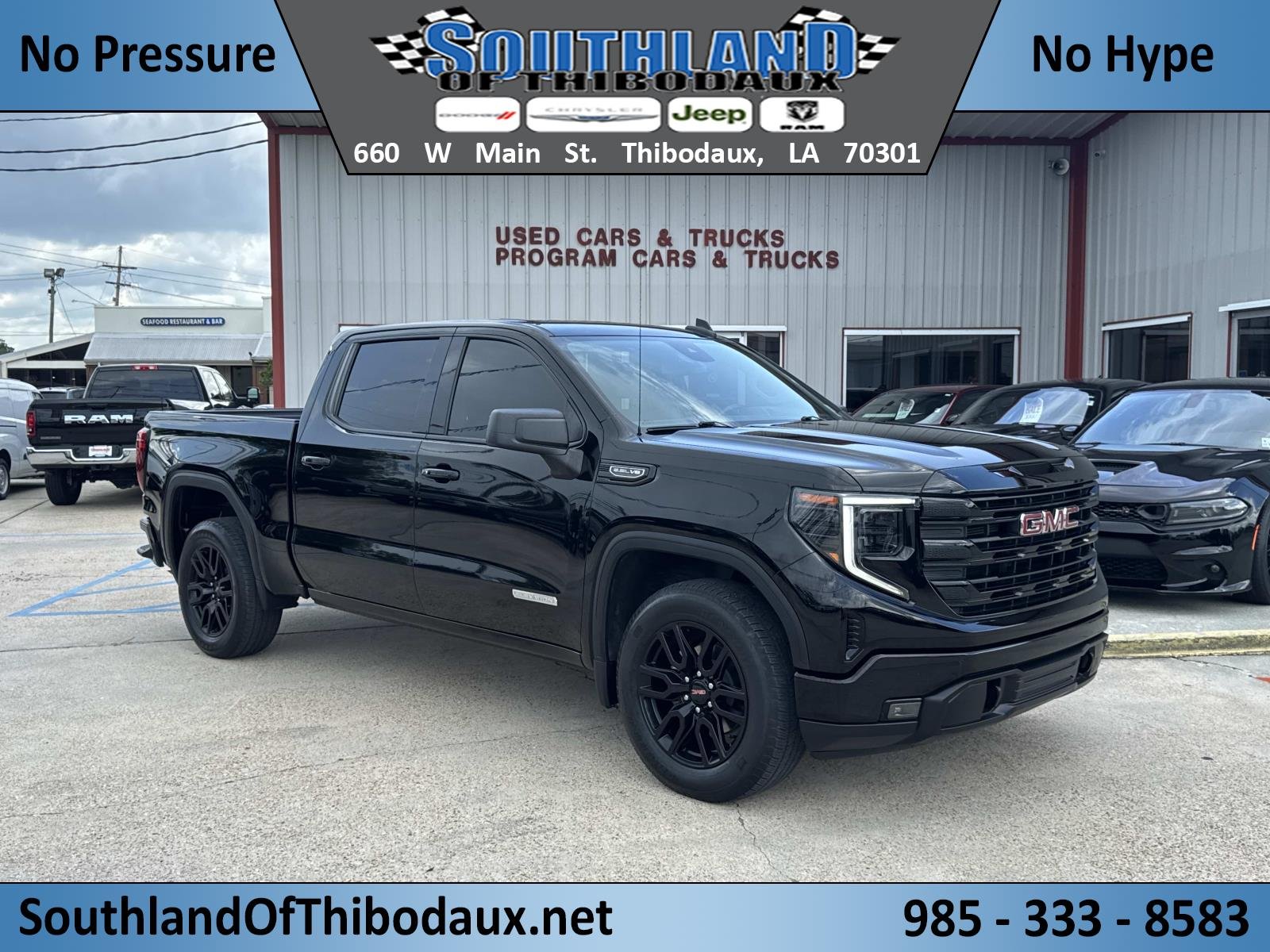 Used 2024 Onyx Black GMC Elevation image 1