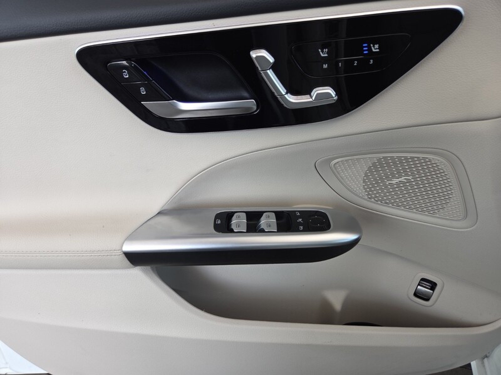 Certified Used 2024 Polar White Mercedes-Benz C 300 image 23