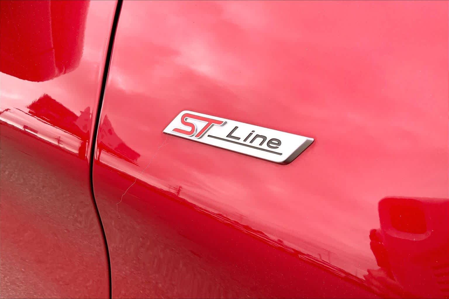 Used 2025 Rapid Red Metallic Tinted Clearcoat Ford ST-Line image 10