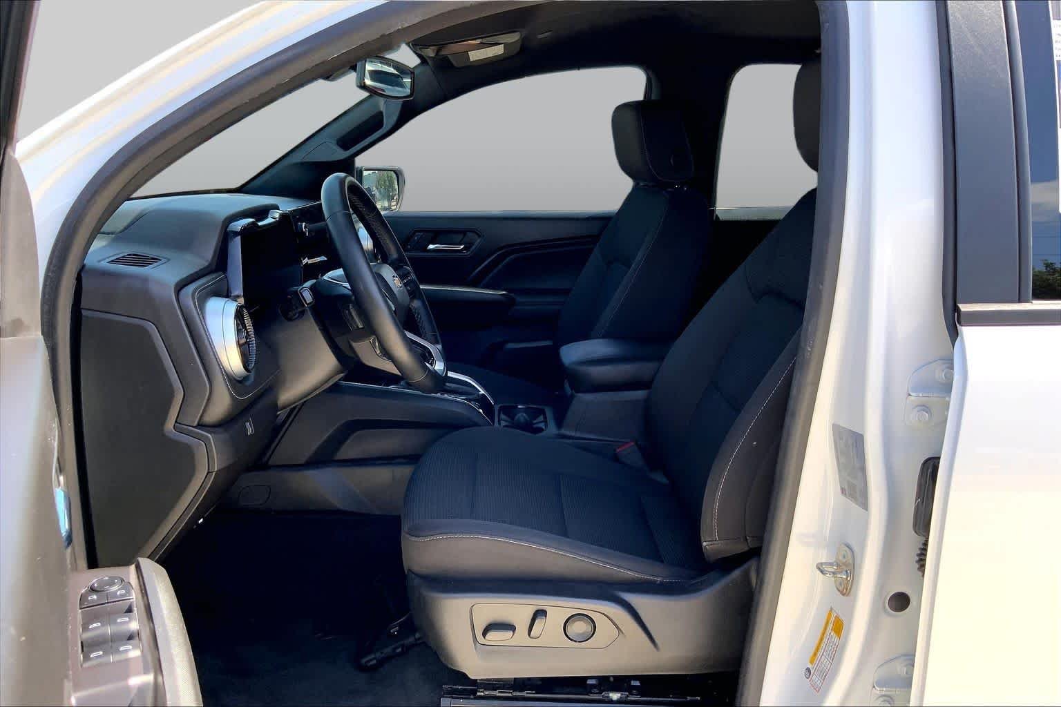 Used 2023 Summit White Chevrolet LT image 8