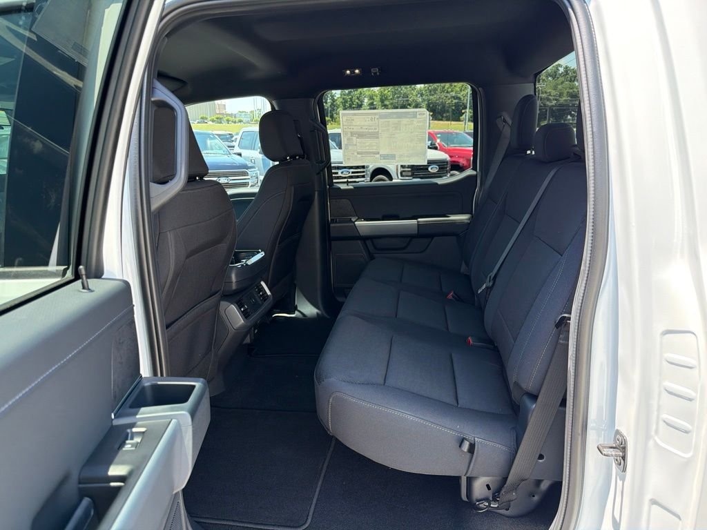 New 2026 Oxford White Ford XLT image 13