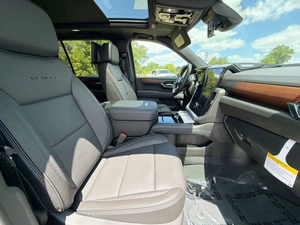 2026 GMC Yukon XL Denali - Photo 15