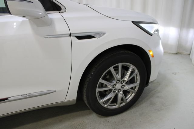 Used 2022 White Buick Premium Group image 40