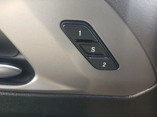Used 2025 Black Chrysler Select image 48