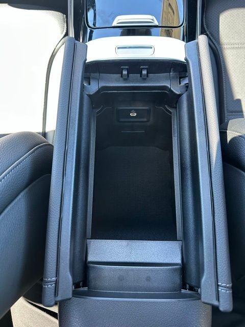 Used 2026 Gray Mercedes-Benz GLC 300 image 33