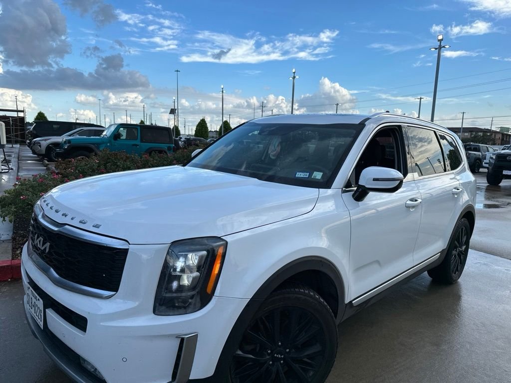 Used 2022 White Kia SX image 1