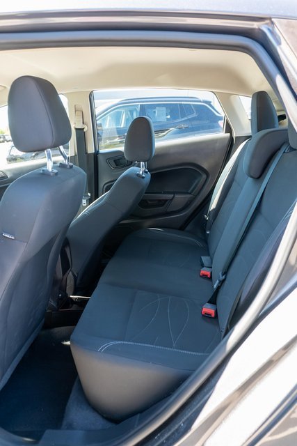 Used 2018 Magnetic Ford SE image 11