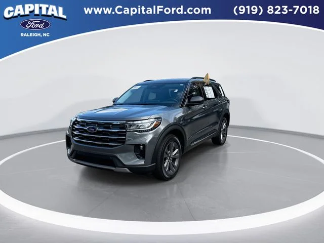 Used 2025 Gray Ford Active image 4