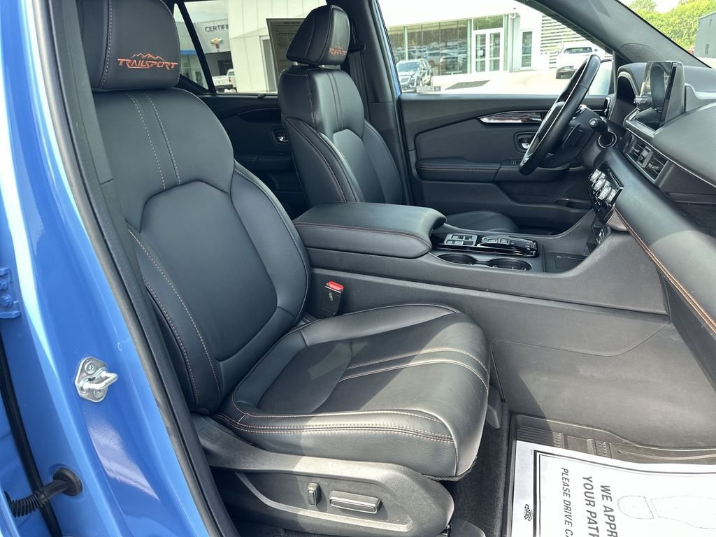 Used 2025 Blue Honda TrailSport image 31