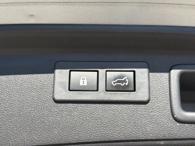 Used 2020 Silver Subaru Sport image 40