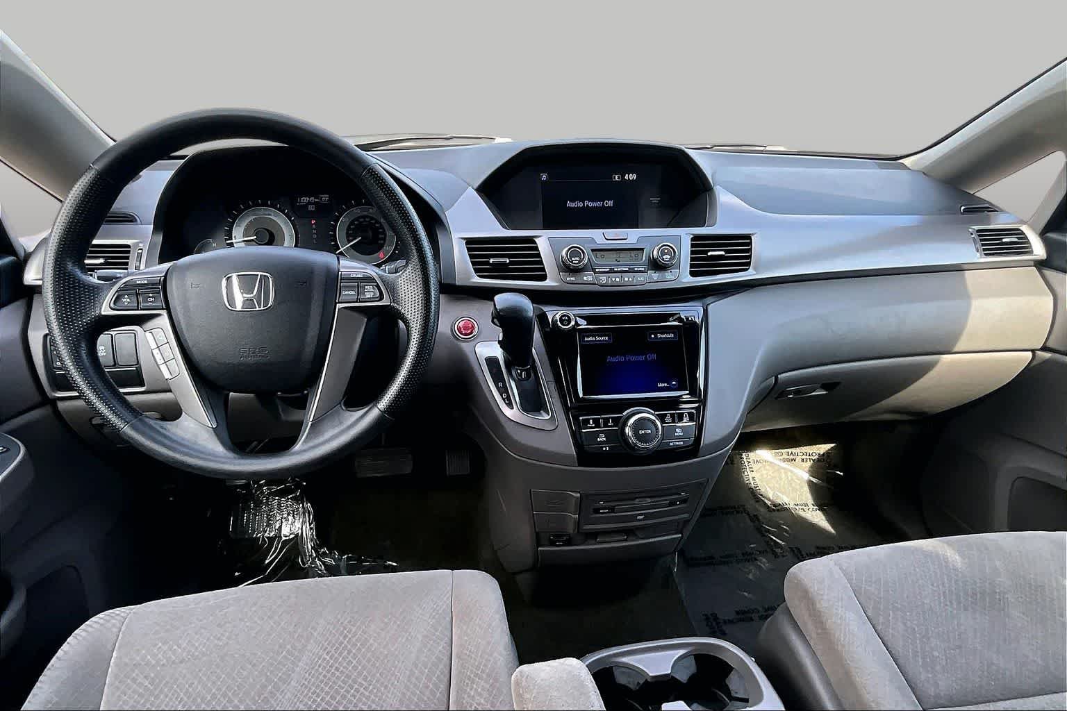 Used 2016 Modern Steel Metallic Honda SE image 15