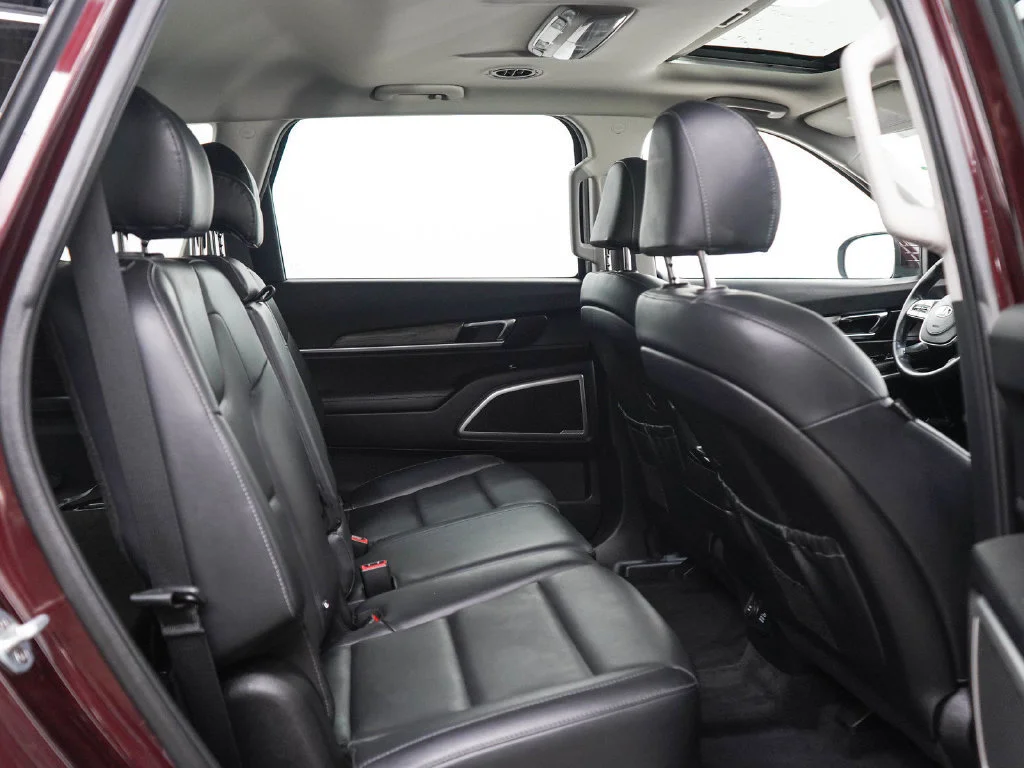 Used 2020 Maroon Kia EX image 12