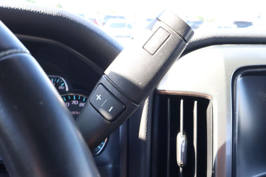 Used 2018 Silver Chevrolet LT image 29