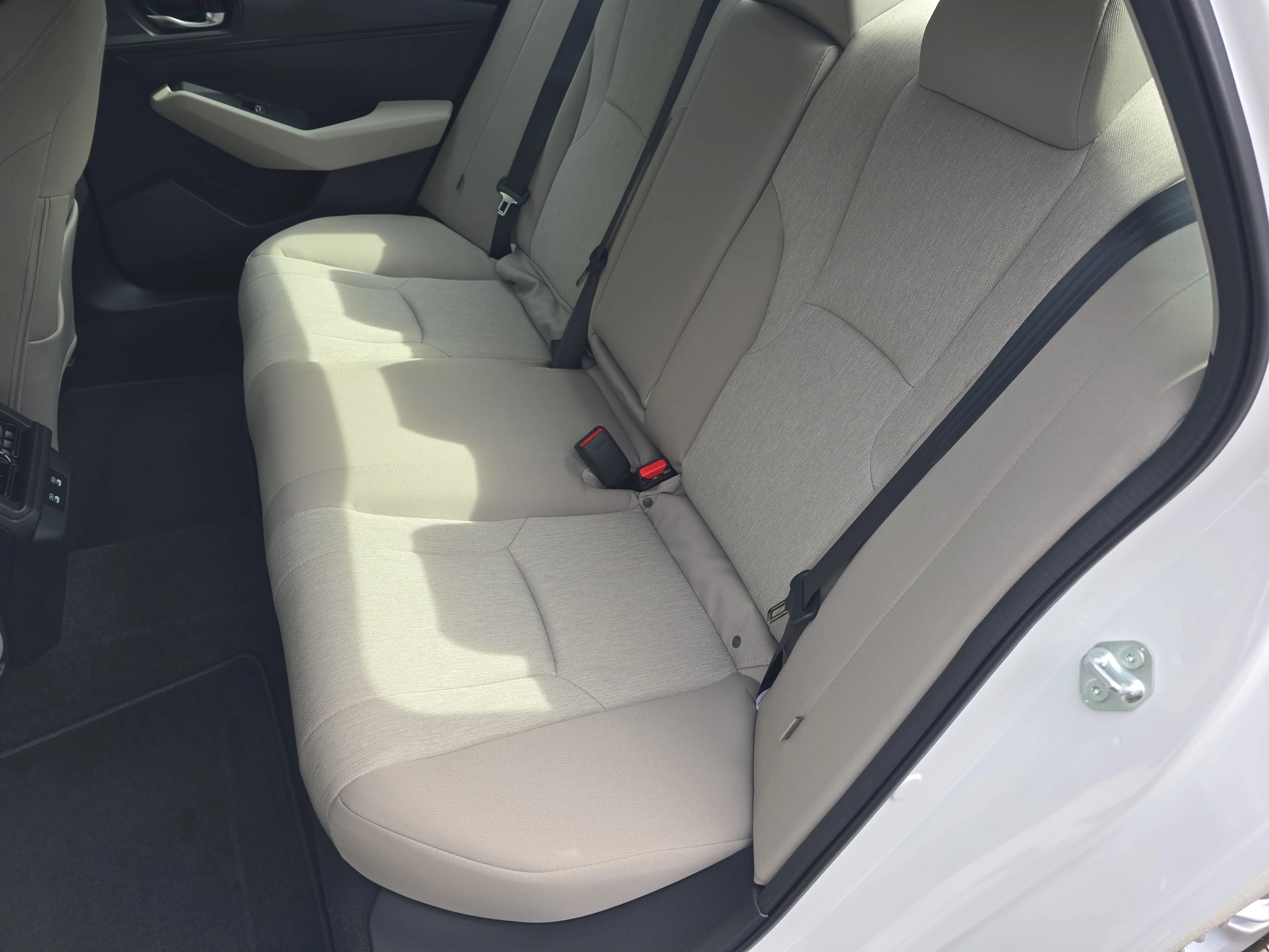 New 2026 Platinum White Pearl Honda LX image 13