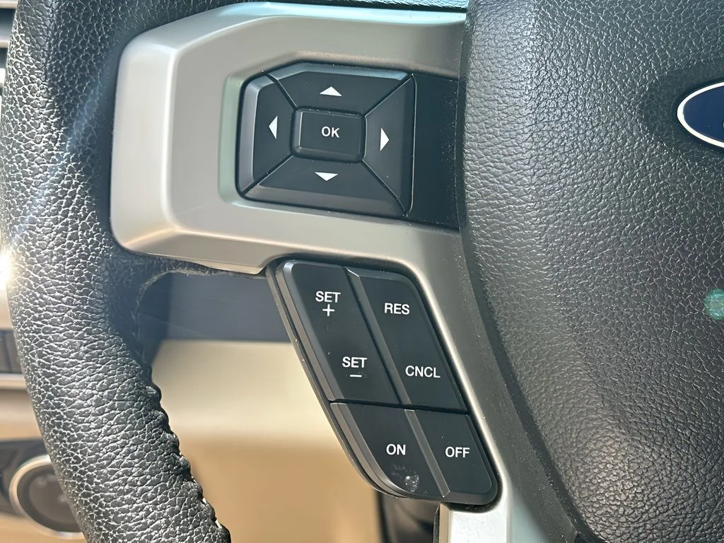 Used 2016 White Platinum Metallic Tri-Coat Ford Lariat image 37
