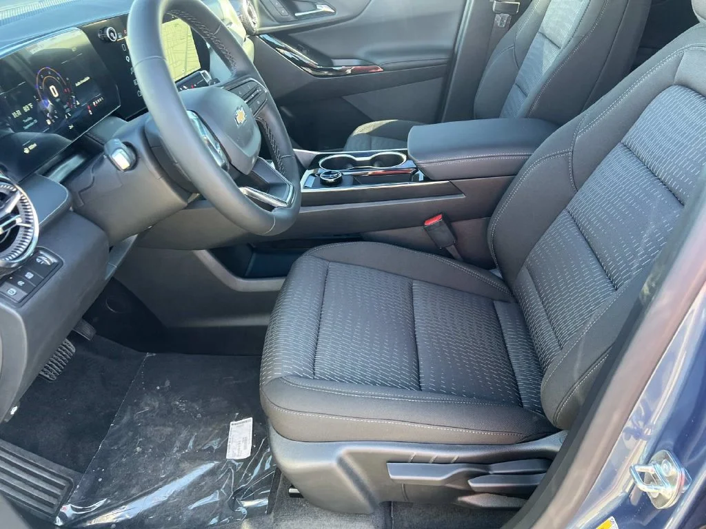 2027 Chevrolet Equinox LT - Photo 13