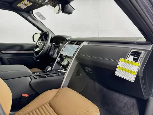 New 2026 Varesine Blue Land Rover Dynamic SE image 31
