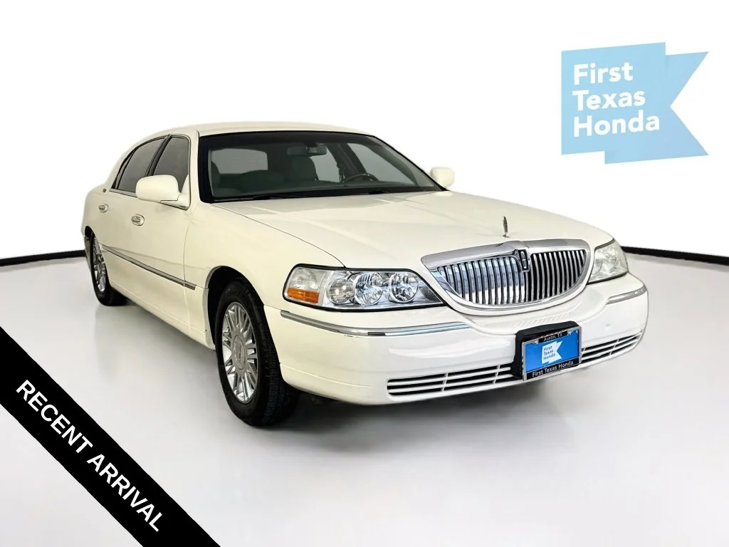 Used 2007 White Lincoln Signature image 1
