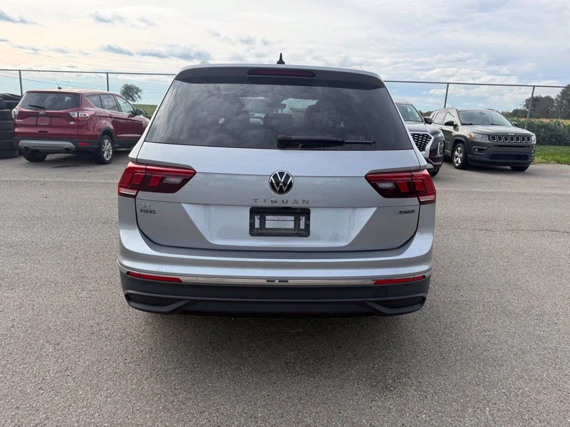 Used 2024  Volkswagen 2.0T SE image 14