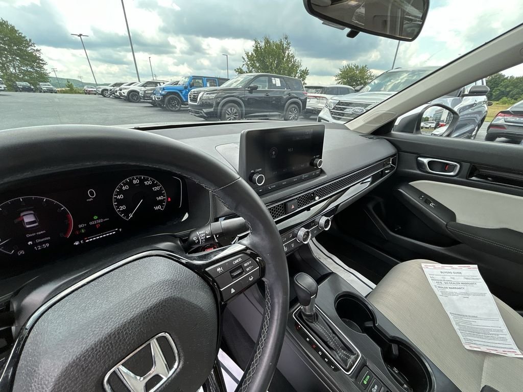 Used 2022 White Honda EX image 12