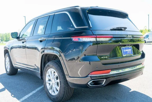 Used 2022 Black Jeep Overland image 8