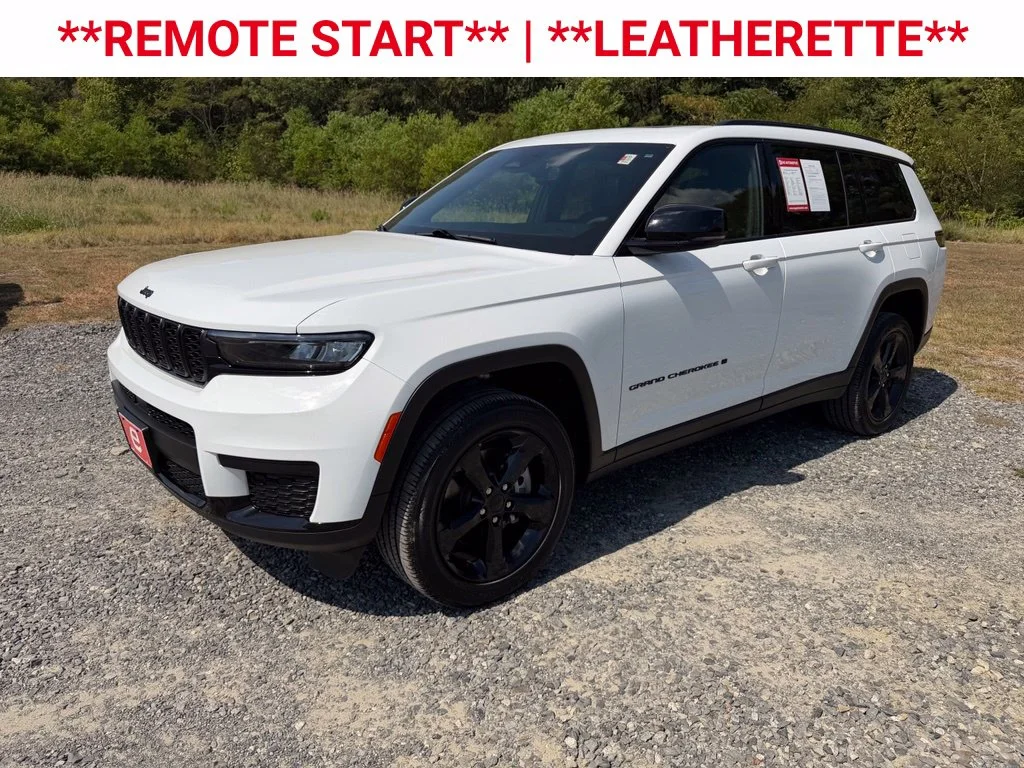 Used 2024 White Jeep Altitude X image 3