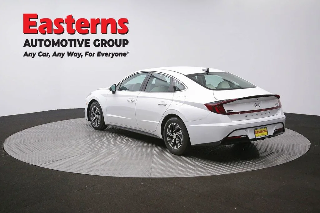 Used 2021 White Hyundai Blue image 60