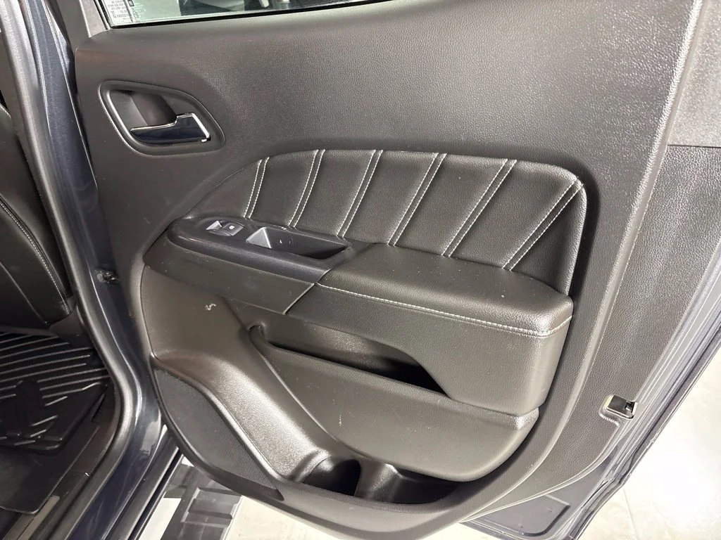Used 2021 Green GMC Denali image 22