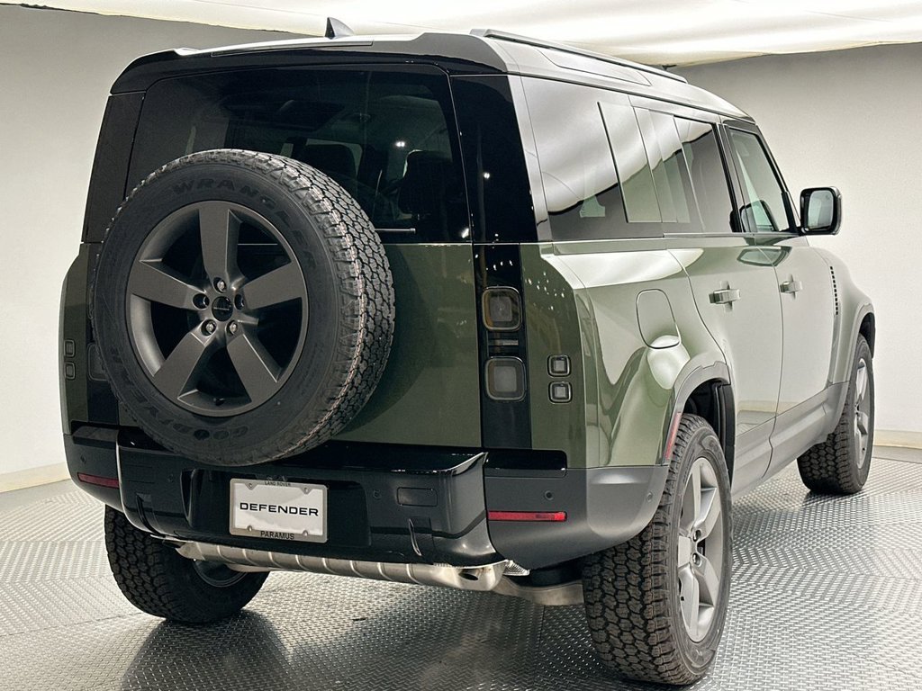 New 2026 Woolstone Green Land Rover S image 3