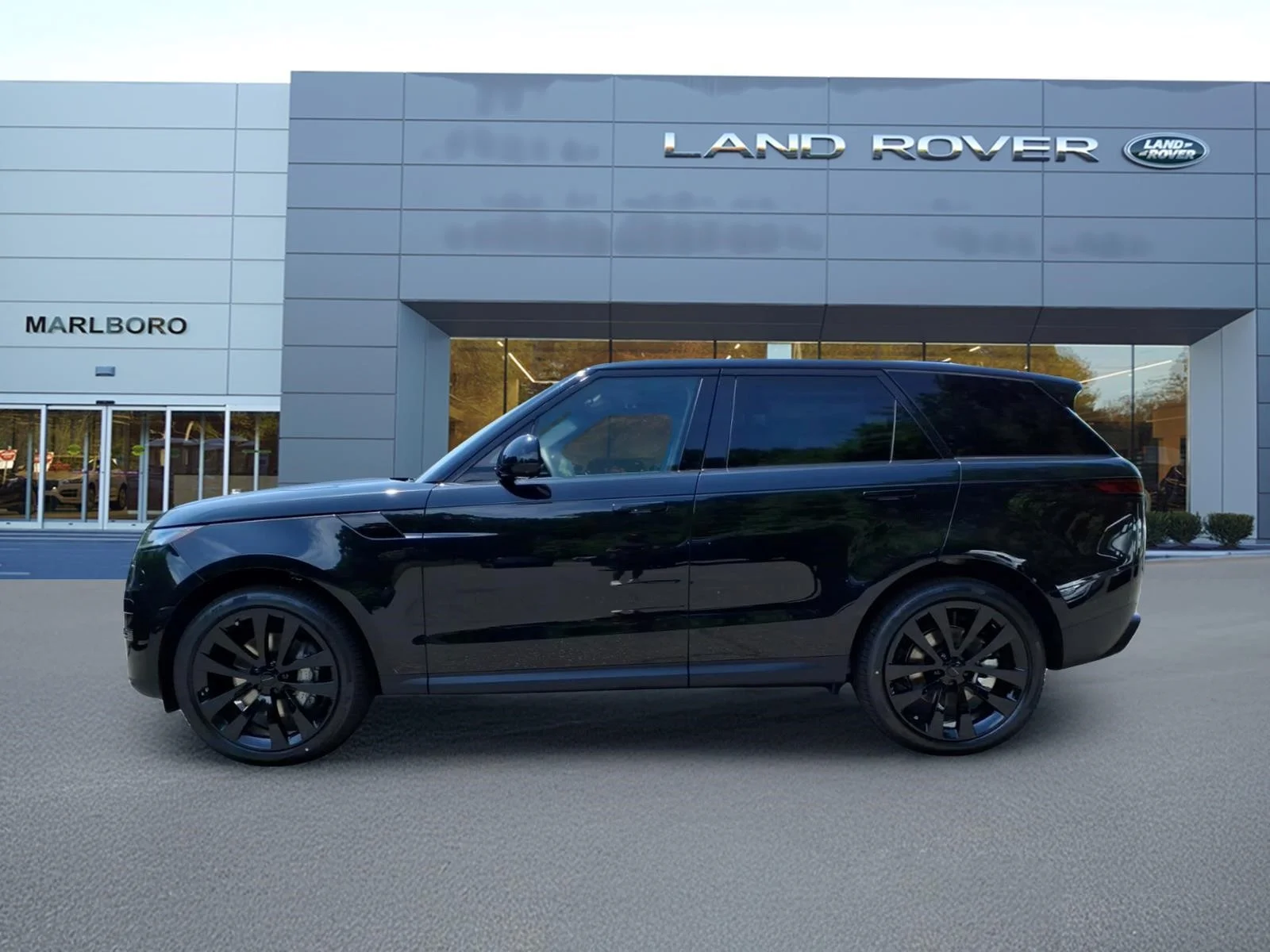 New 2026 Santorini Black Land Rover SE image 6