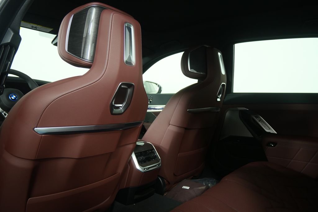 New 2026 Mineral White Metallic BMW eDrive50 image 16