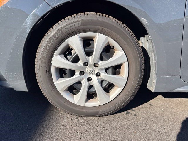 Used 2023 Underground Toyota LE image 4