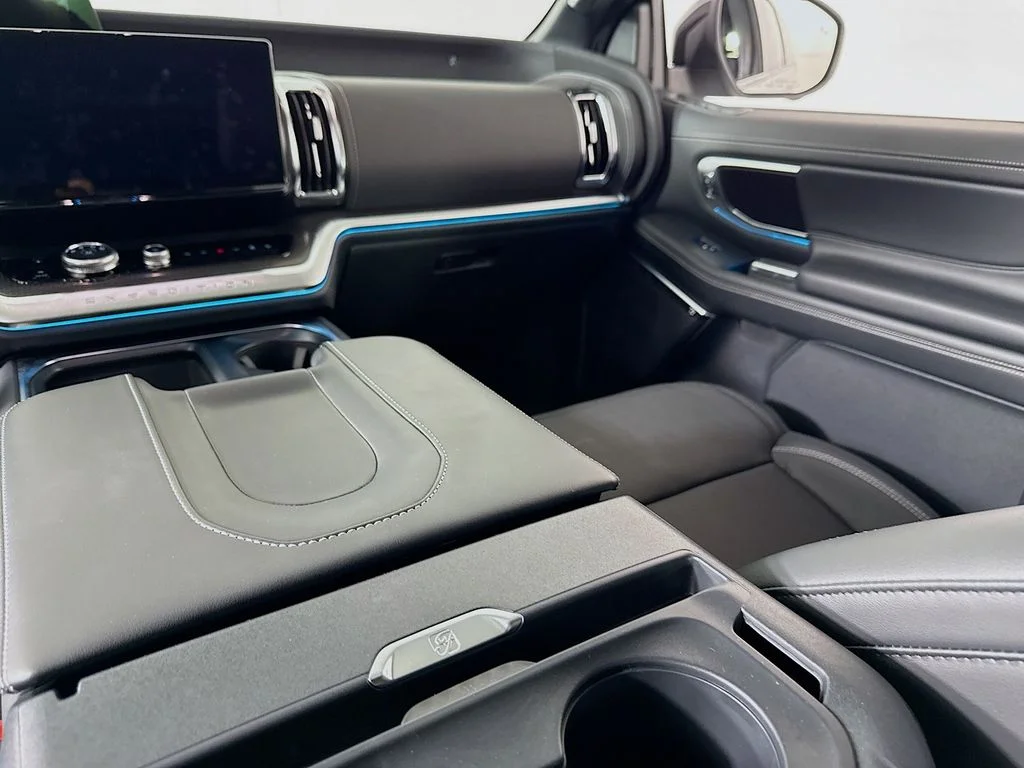 New 2026 Space Silver Metallic Ford MAX Platinum® image 25