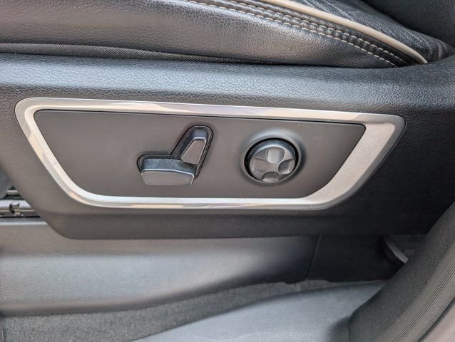 Used 2020 White Ram Laramie image 15
