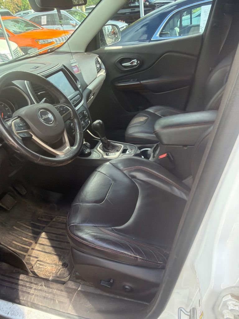 Used 2015 Bright White Clearcoat Jeep Trailhawk image 8
